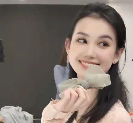 网红王璐吃瓜是真的吗,真相还是炒作? 第3张 网红王璐吃瓜是真的吗,真相还是炒作? 第3张